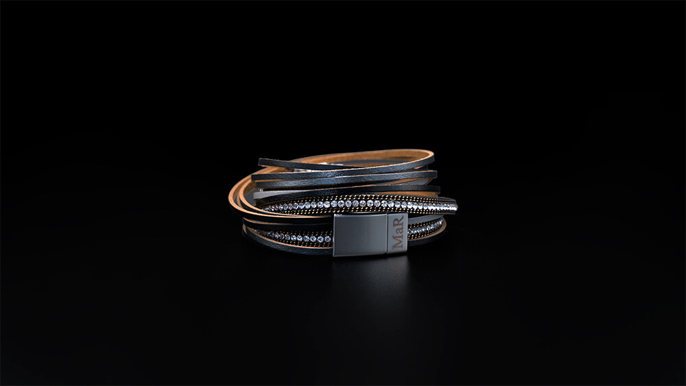 Leather bracelet: Heart Pendant / Black