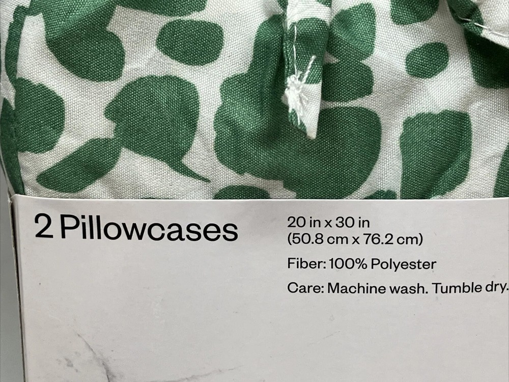 Okeo-Tex Room Essentials 2 Standard Microfiber Pillowcases Wrinkle Resistant BN