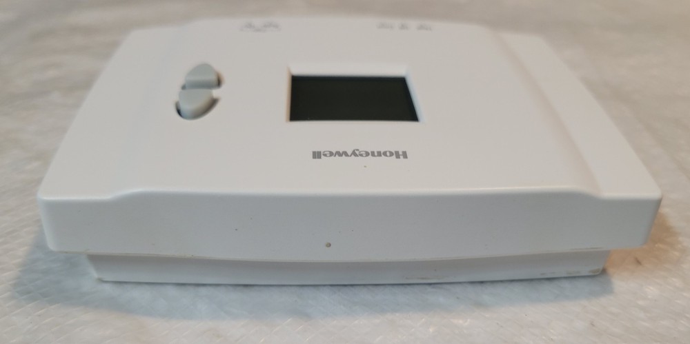 Honeywell RTH111B1016 Digital Non-Programmable Thermostat