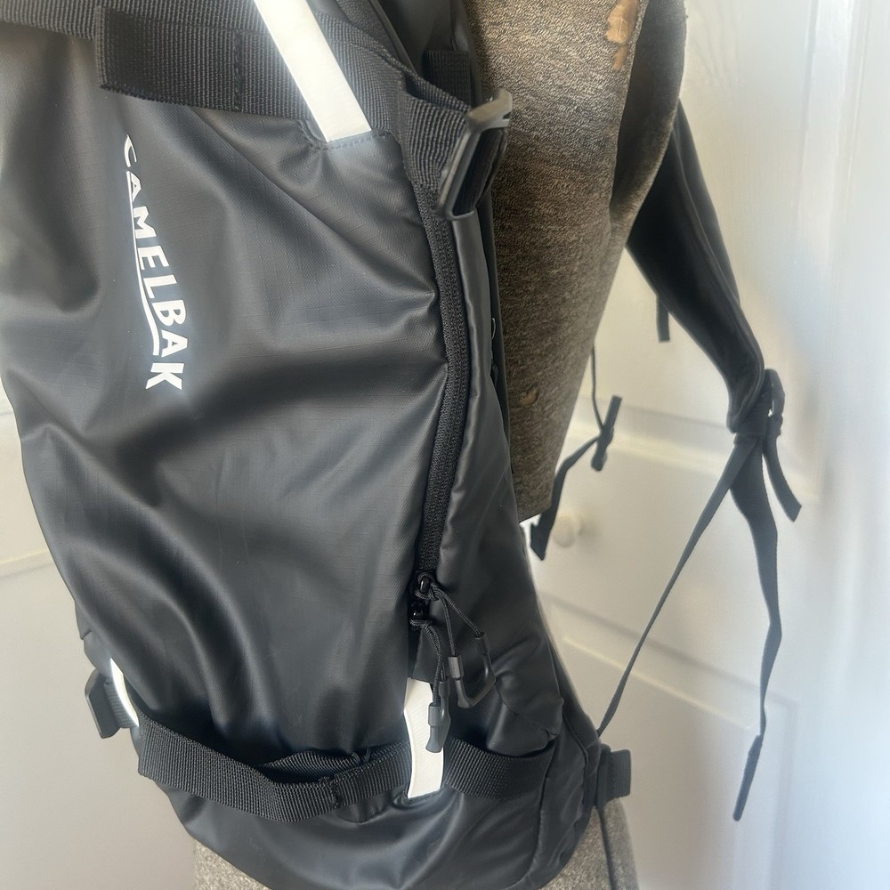 Camelback PowderHound 12L Hydration Pack Backpack Water Snow Shield Preowned
