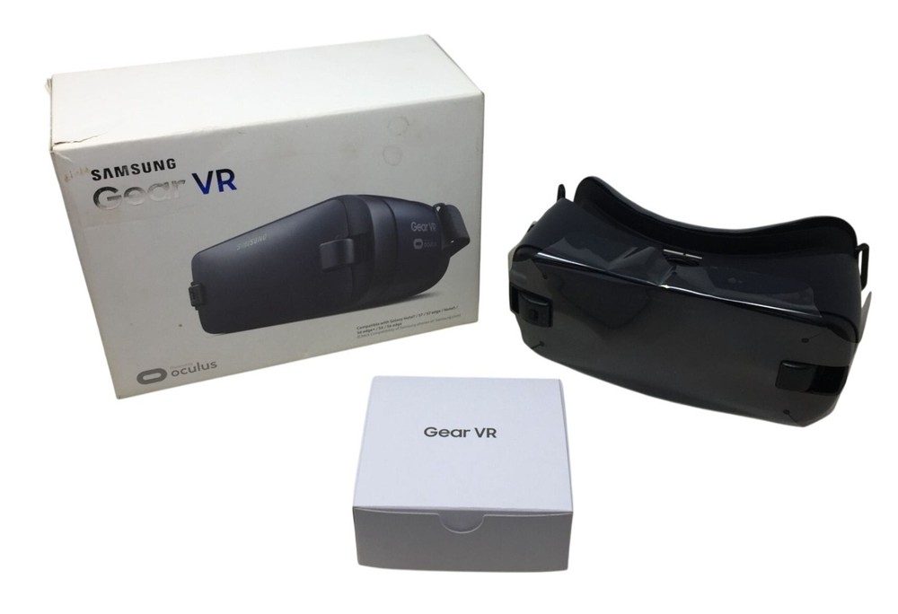 Samsung Gear VR Headset - Powered by Oculus