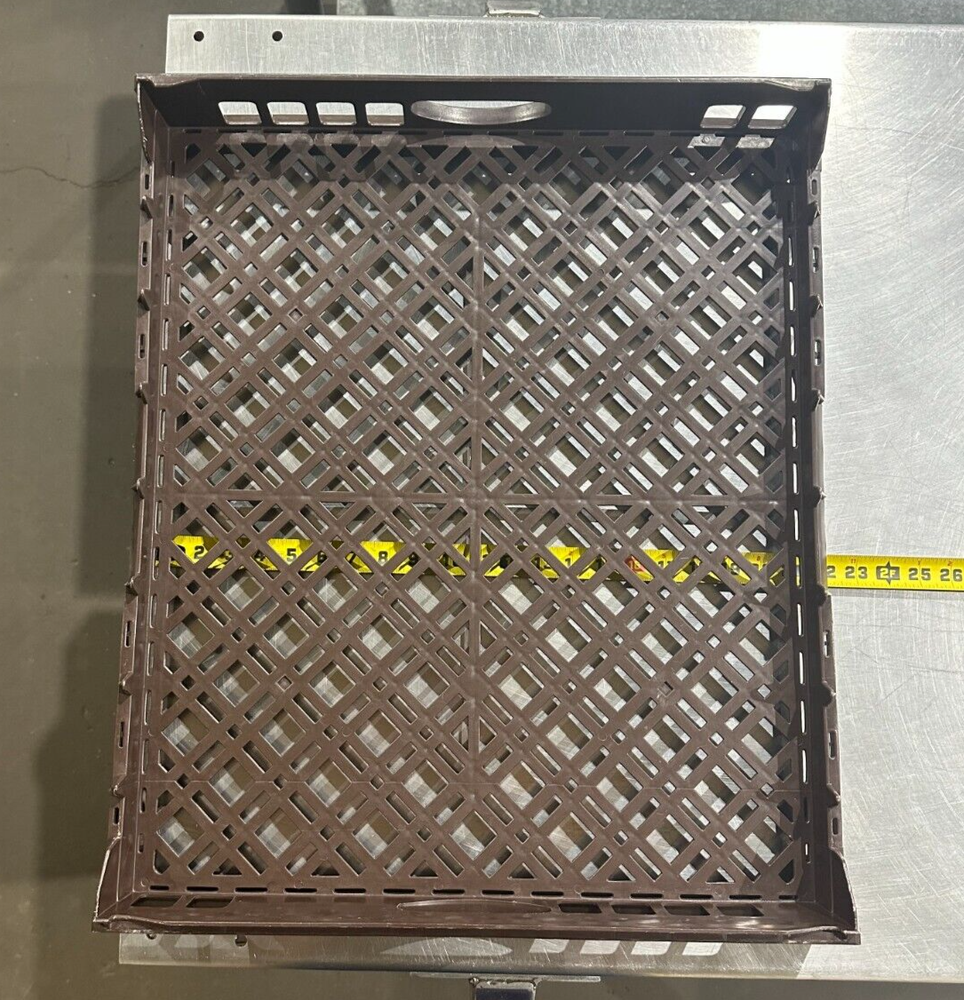 Pallet of 50 stackable bakery trays. Used, great condition.