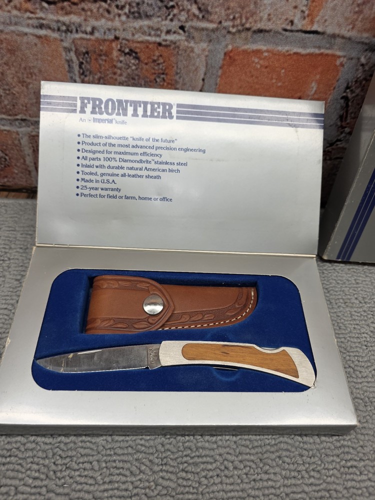 Vintage Frontier P-II lockback w/Sheath. NOS, NIB