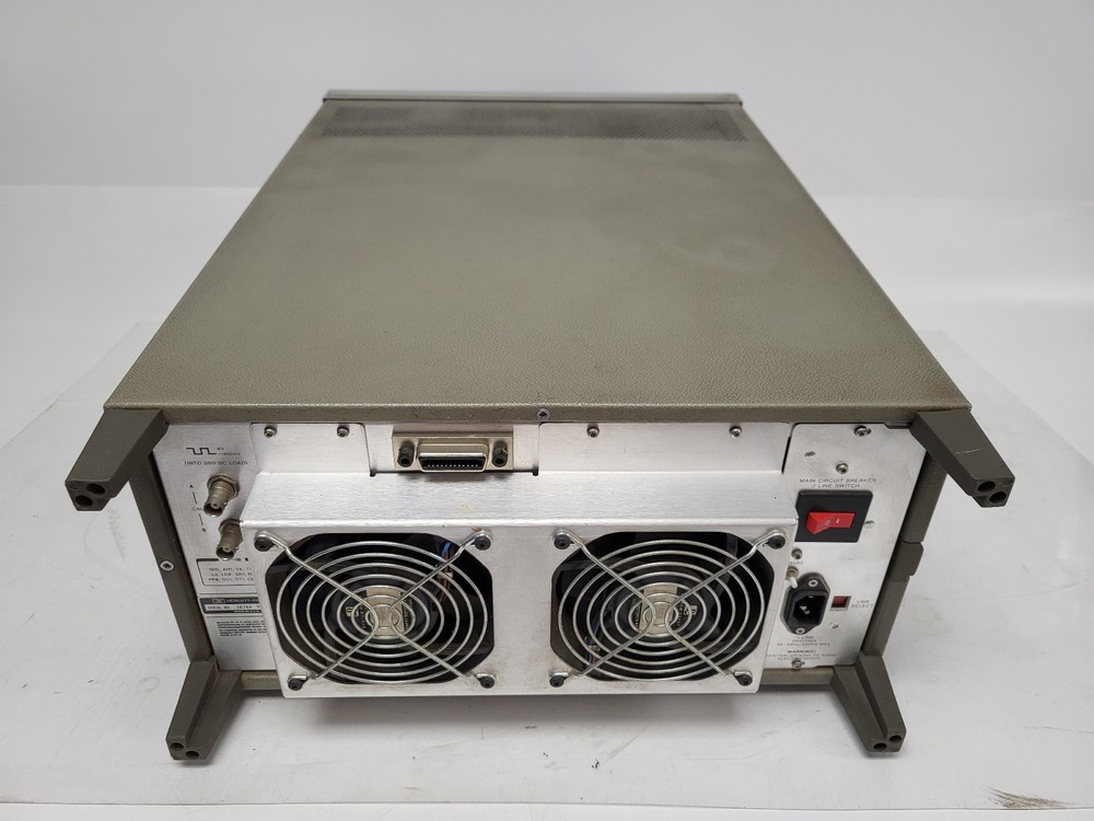 Hewlett-Packard 54110D Digitizing Oscilloscope Parts (Powers On, Untested)