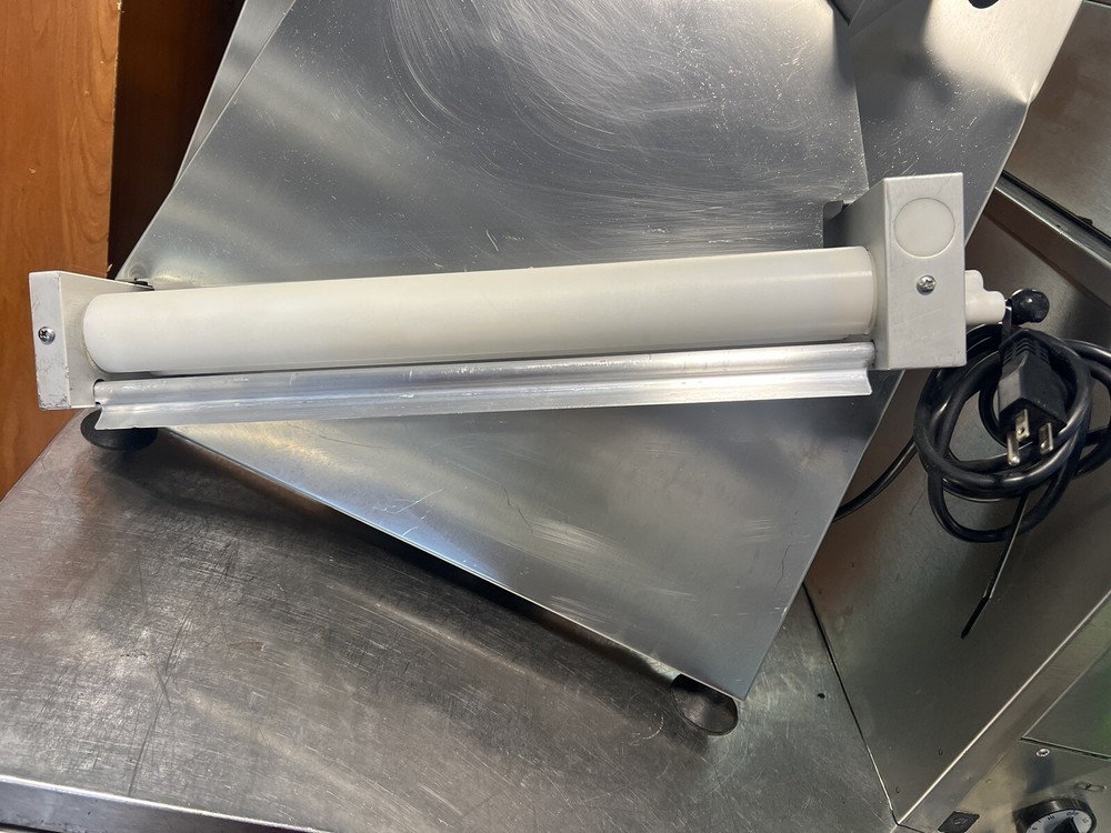 Doyon DL18DP Countertop Double Pass Dough Sheeter, 18" Diagonal Two Rollers 2017