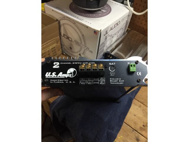 2-Pin Speaker / Power Plug HIFONICS Amplifier Equalizer Line Drive