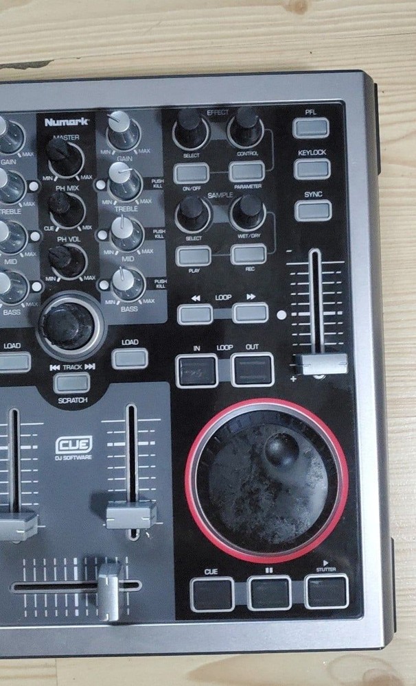 Numark Total Control DJ Double Mixing Deck with USB cable