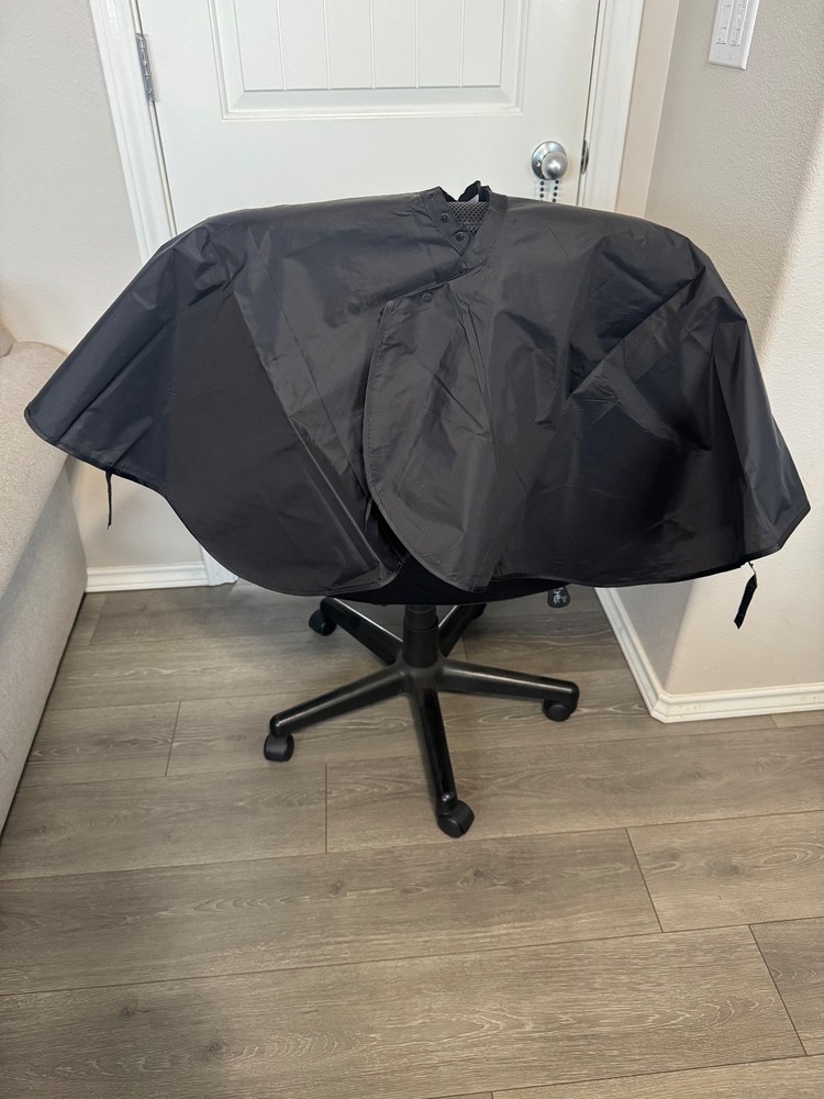 Wella Salon Cape With Arm Snaps