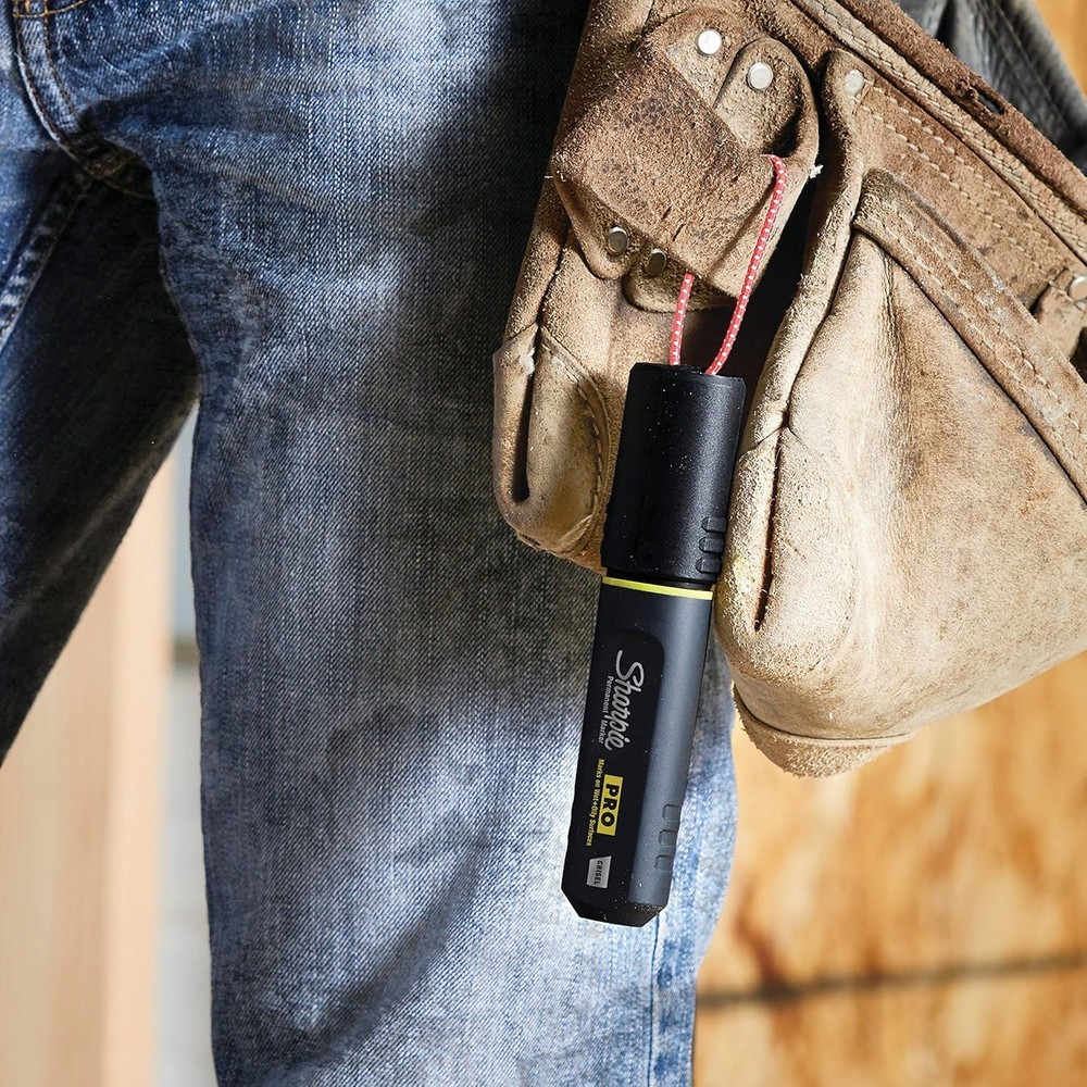 SHARPIE Pro Permanent Marker, Medium, Chisel Tip, Black Marker (2018329)