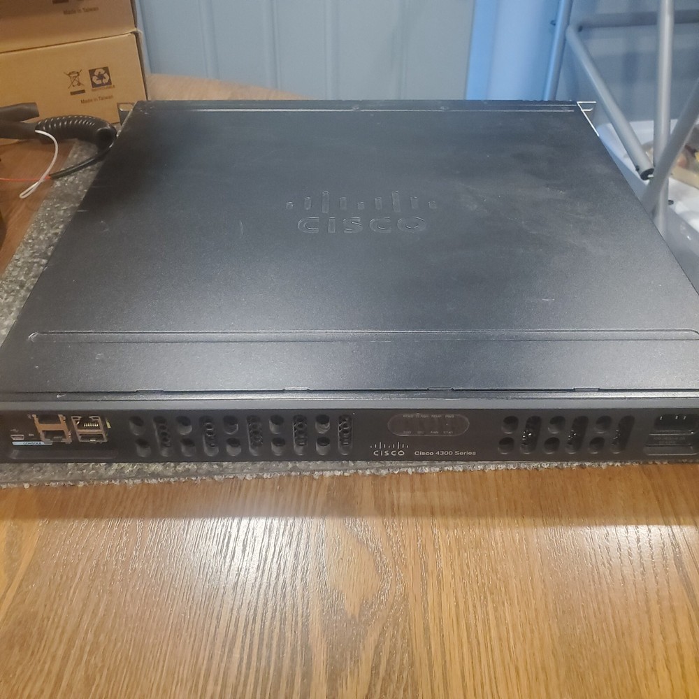 Cisco ISR4331/K9 Integrated Services Router