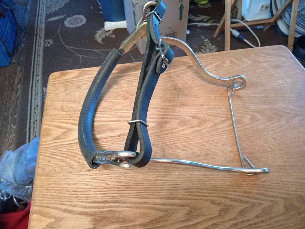 New mechanical hackamore