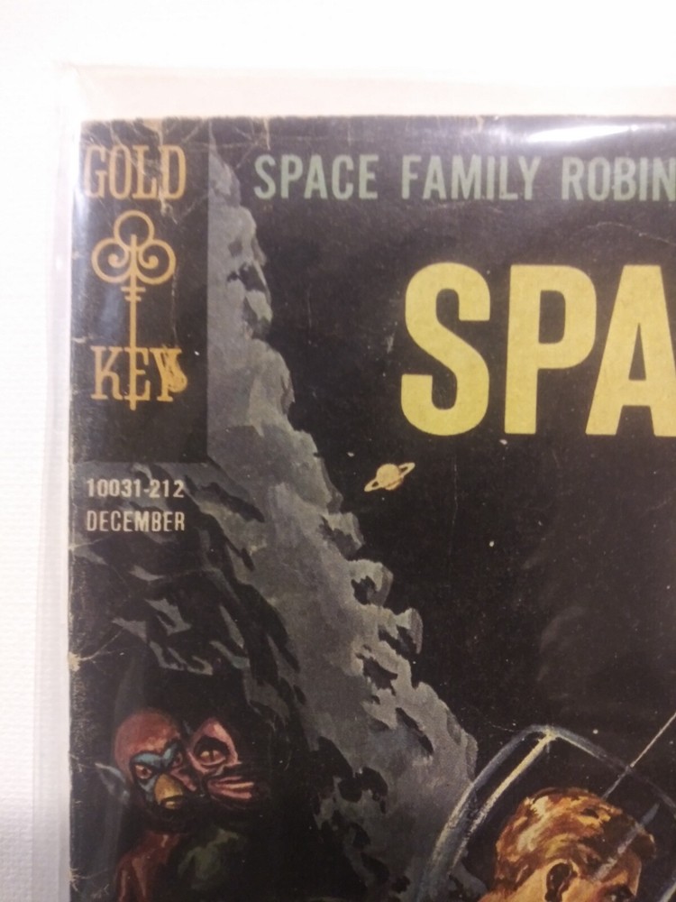 Comic book,space family Robinson, no.1