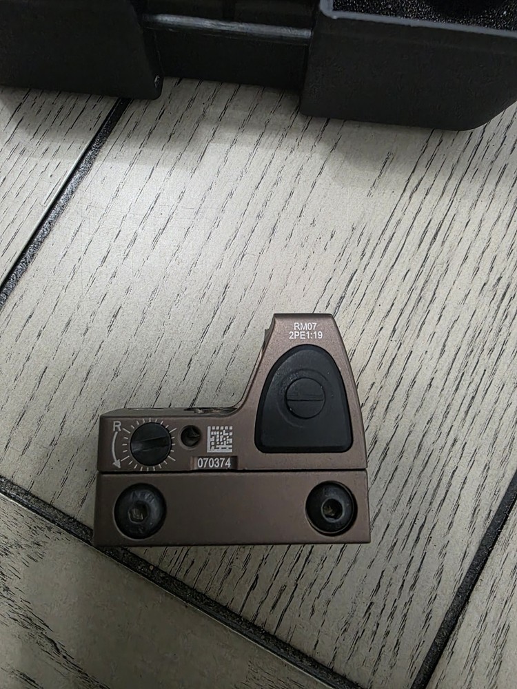 Lightly Used Red Dot Sight.