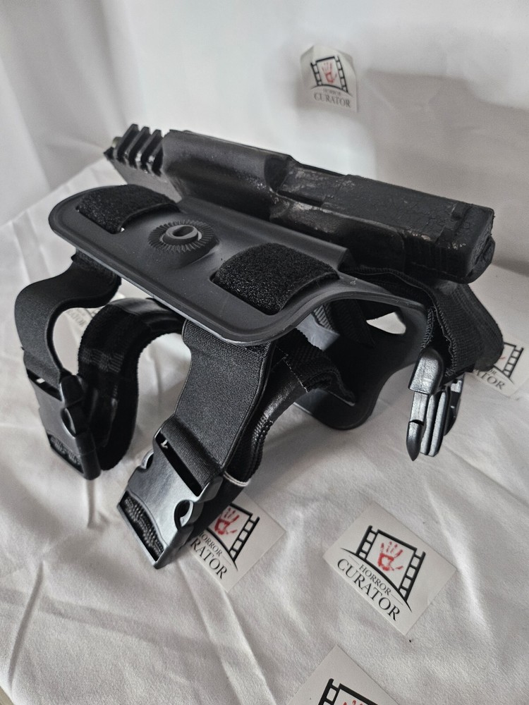 Resident Evil Final Chapter HERO Commander Lee Glock Umbrella Screen Used Prop