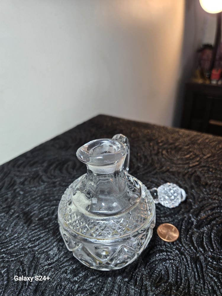 Clear Glass Pressed Diamond Pattern Round Cruet Set Decorative Glossy Finish