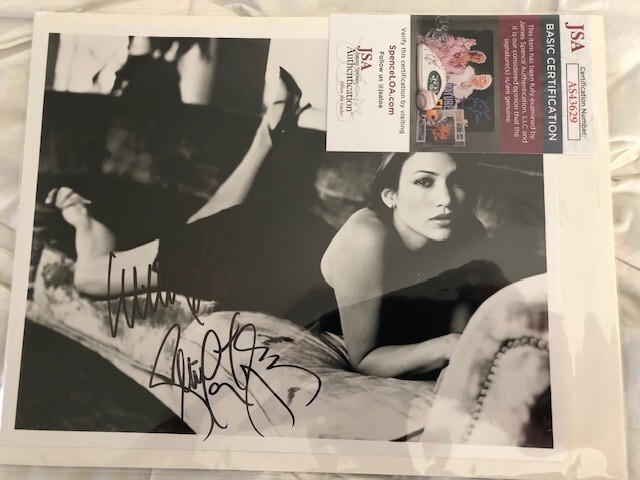 JENNIFER LOPEZ SIGNED PHOTO COA BY JSA