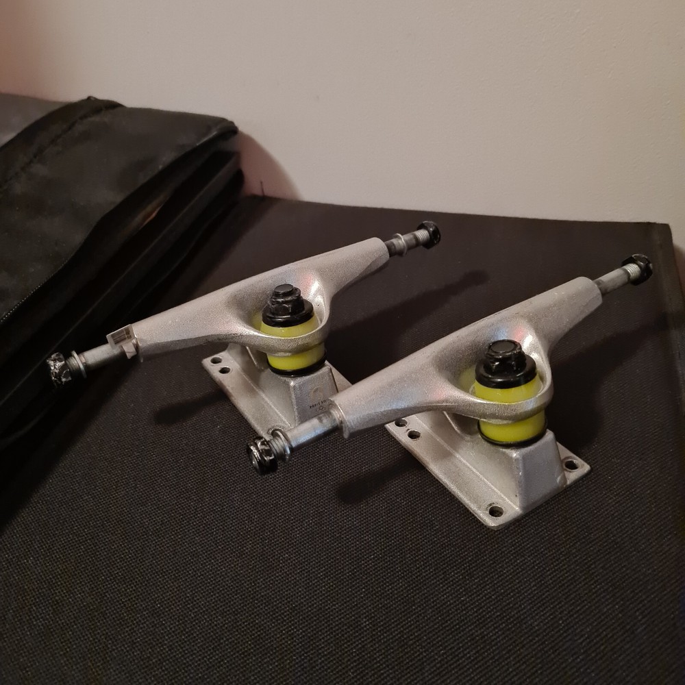 Skateboard Trucks