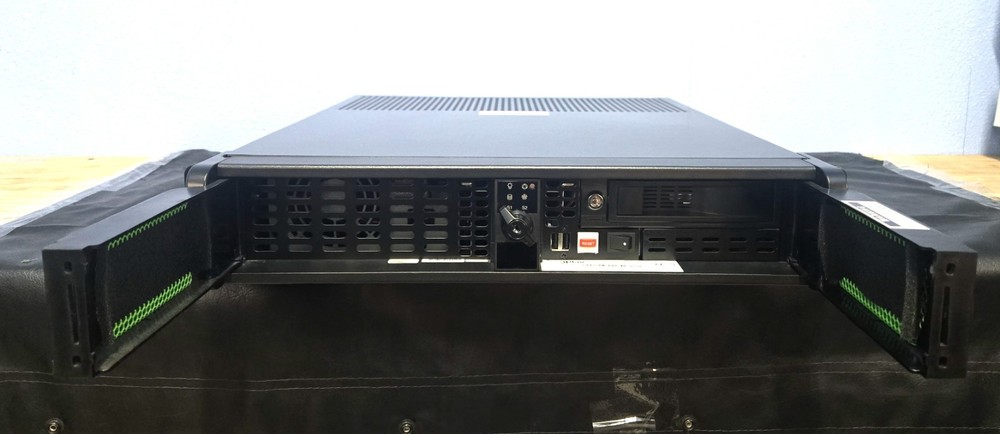 NewTek 3Play 3PXD425 with Control Surface Unit (INV02-BINZ001B)