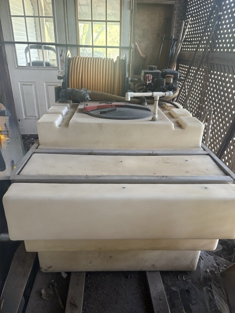 Commercial GNC 300gals Spray Rig Space Saver