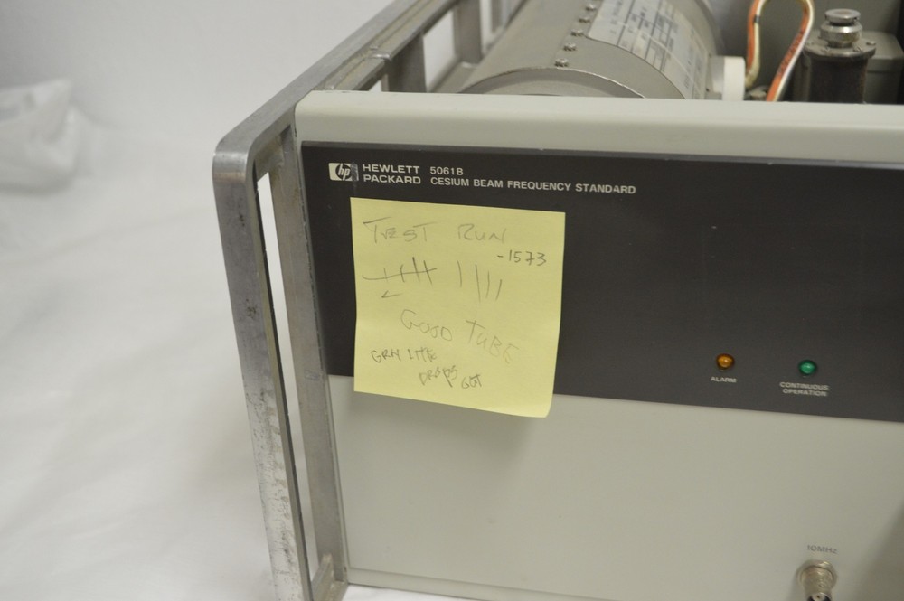 *TC* HEWLETT PACKARD HP 5061B CESIUM BEAM FREQUENCY STANDARD (TMD39)