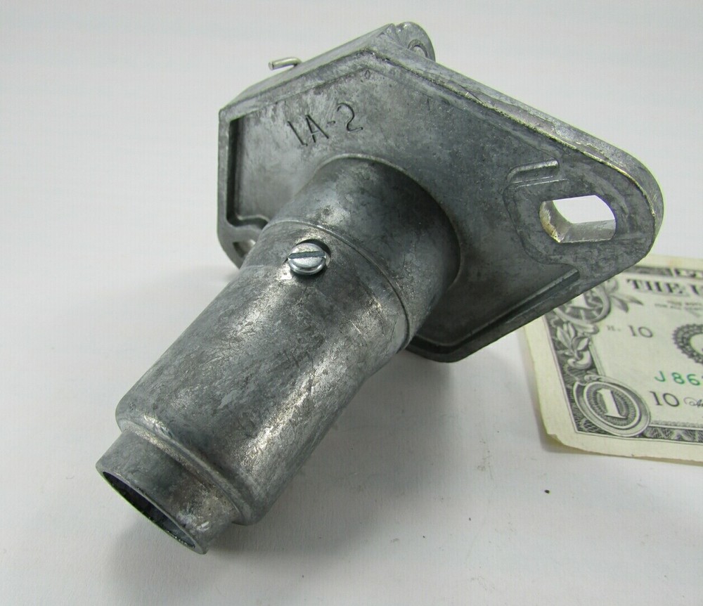 Pollak 6-Way Round Trailer Receptacles, Spring Covered Solid Cast Zinc Circular