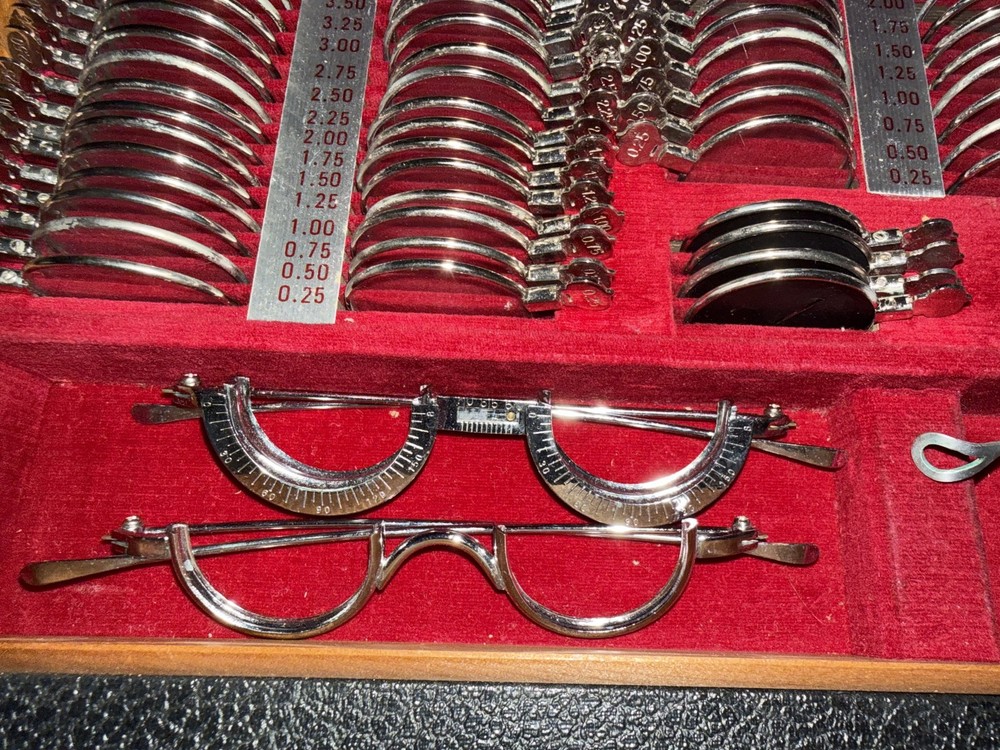 Vintage Optometrist tester kit