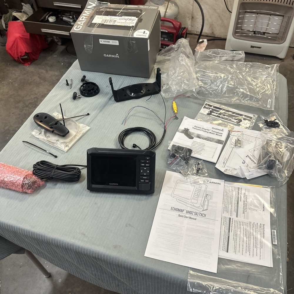 GARMIN ECHOMAP 5” UHD2 54CV + Transducer Chartplotter/Fishfinder Combo. SEE VID