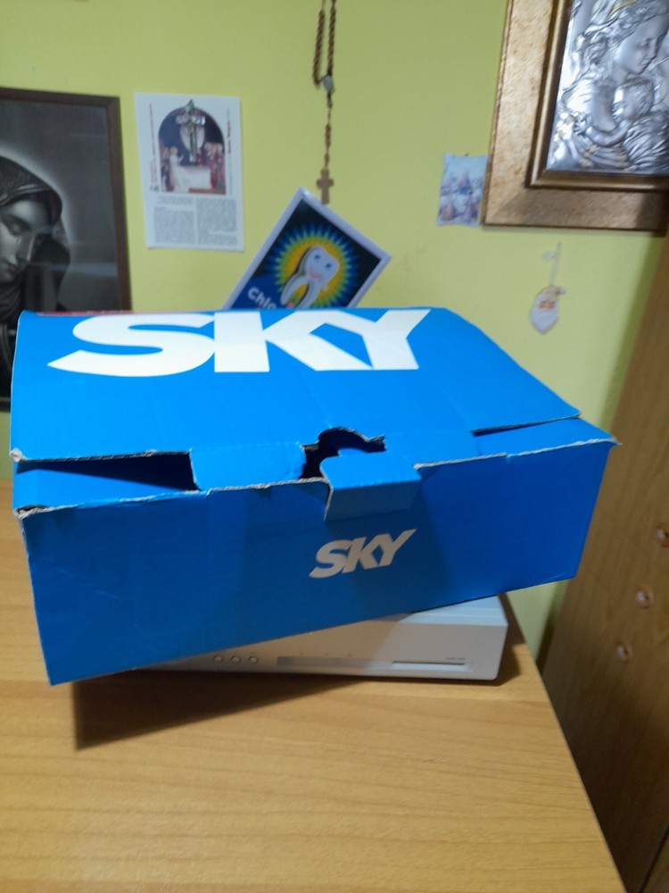 SKY DIGITAL DECODER MODEL DS432NS