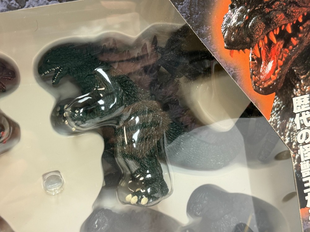 Bandai Godzilla 2000 All-Time Godzilla Collection Godzilla History