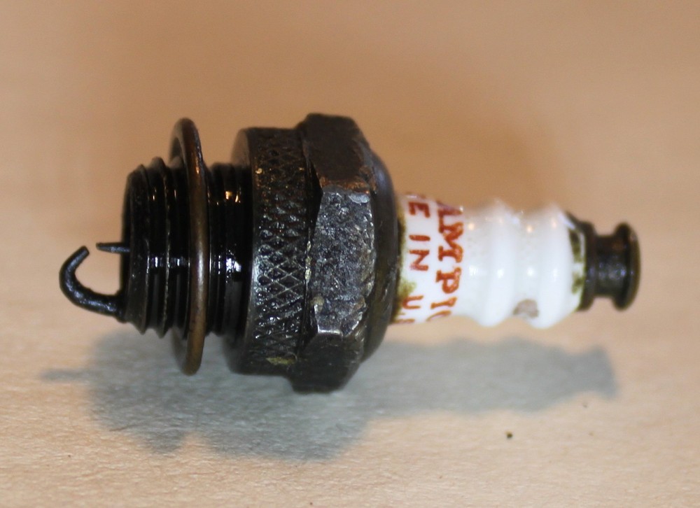 Lot 386, Ohlsson & Rice 60 scale airplane engine, spark plug & points, used