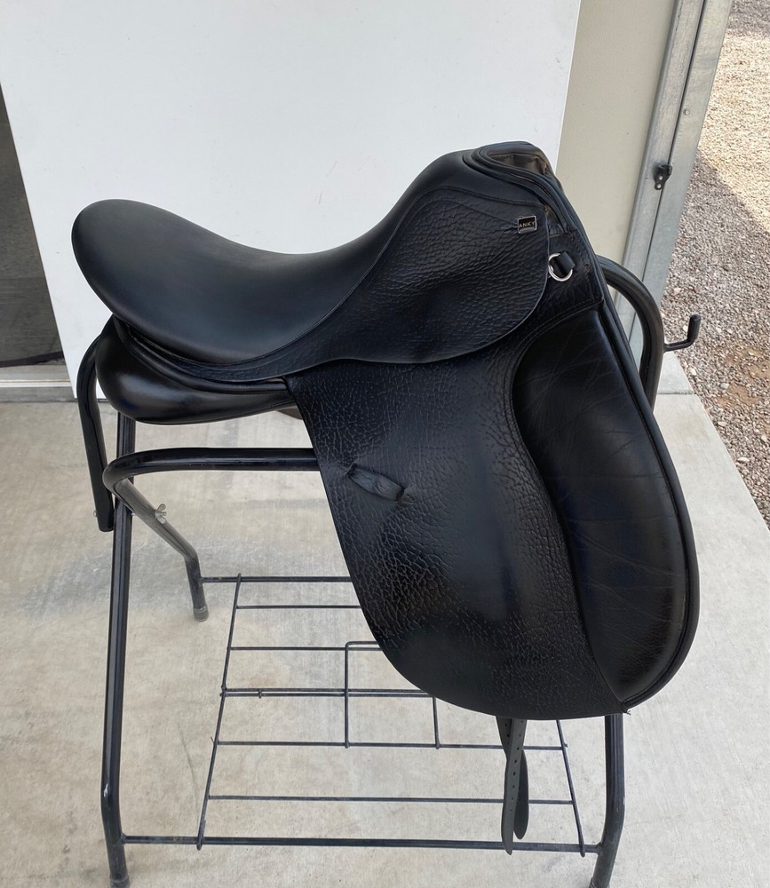 Anky 17.5 M Buffalo Dressage Saddle