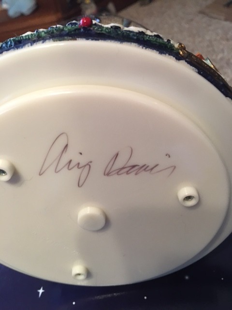 Mannheim Steamroller musical snowglobe signed by Chip Davis