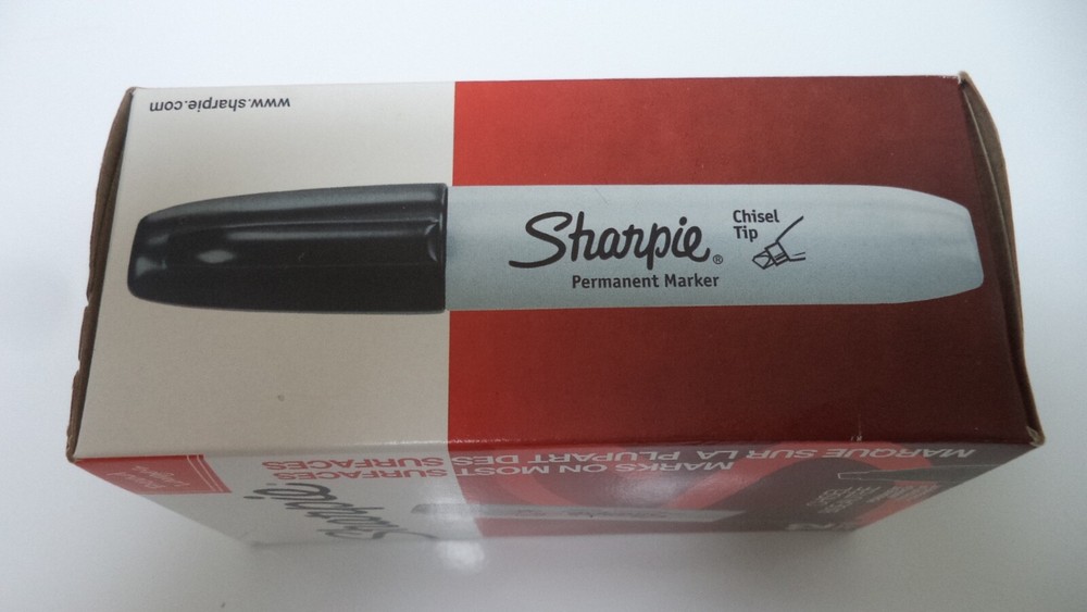 12 Markers Sharpie Chisel Point Black Permanent Markers 38201