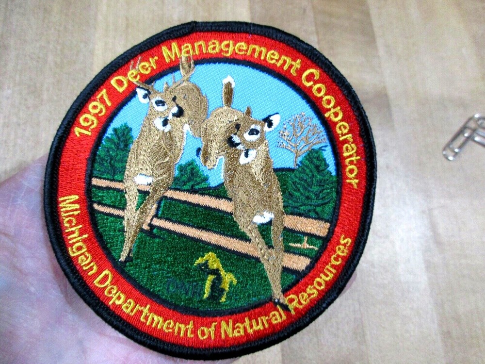 1997 Michigan Deer Management Cooperator Successful Hunting Patch (r)