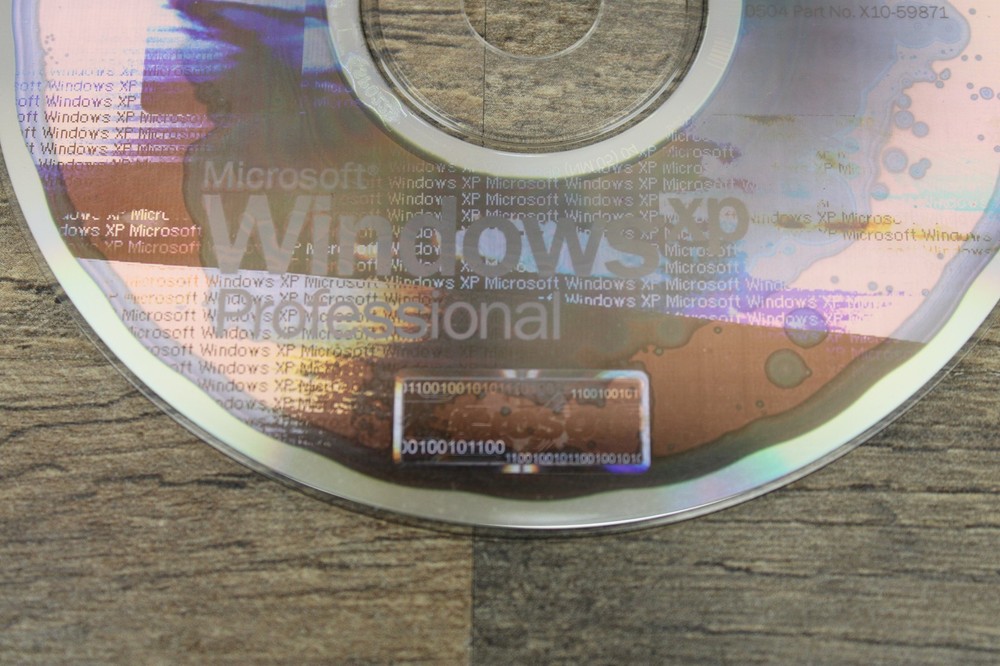 Microsoft Windows XP Professional w/ SP2 Install Disc - 2002 disc only