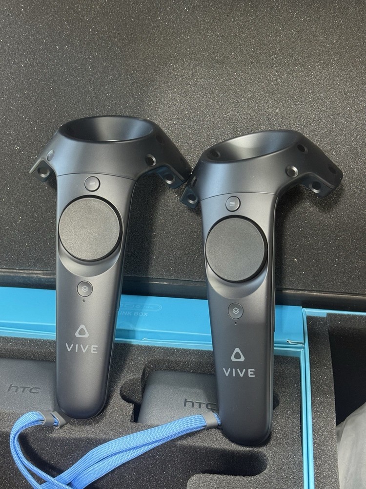 HTC Vive VR System Complete Open Box Headset Controllers Base Stations SteamVR