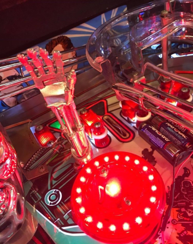 Terminator 2 T2 Pinball Machine TERMINATOR ARM mod
