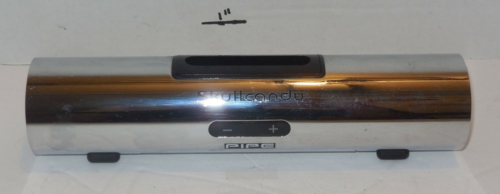 SKULLCANDY S7PIBN Chrome Pipe Speaker Dock For IPOD/IPHONE Charger NO Remote