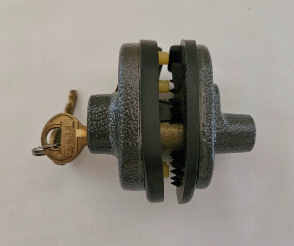 Master Lock 90 Gun Trigger Lock with 2 keys