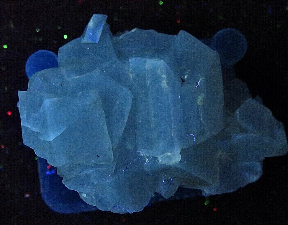 Fluorescent : CALCITE CRYSTALS (twins) - Bisbee, Arizona