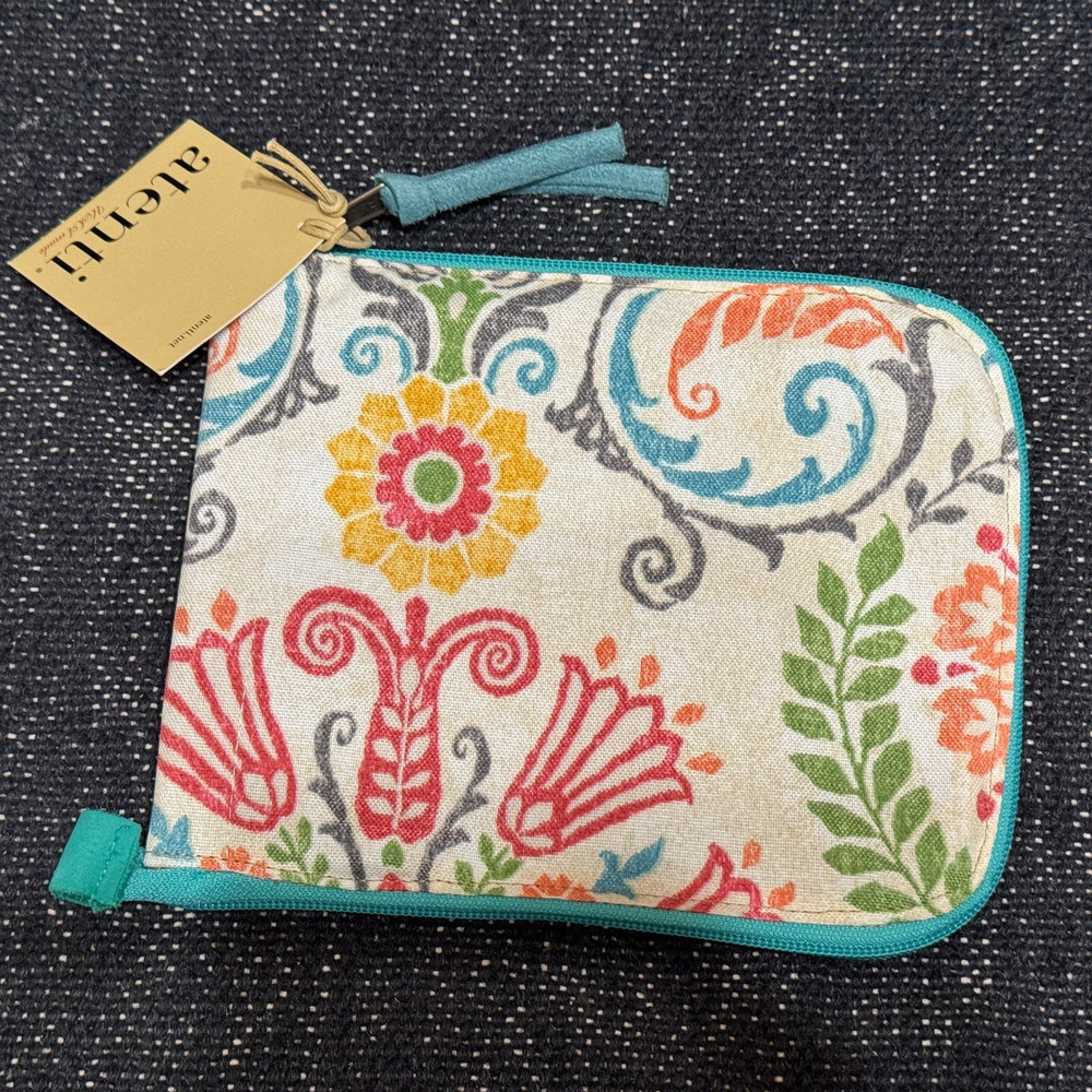 Atenti Circular Needle Case with Insert, Rambla Suzani Paisley Pattern