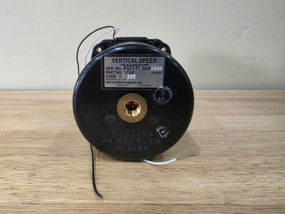 United Instruments Vertical Speed Indicator VSI P/N 7030 - C102