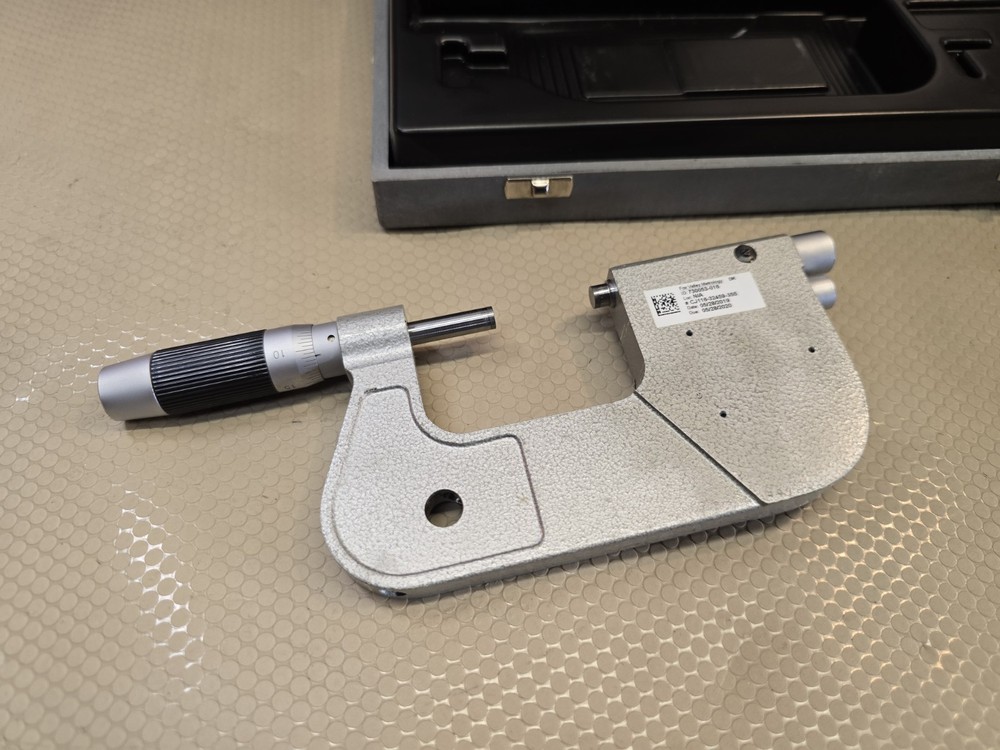 ETALON DIAL INDICATING MICROMETER 1-2" WITH CASE .0001" *GREAT CONDITION*