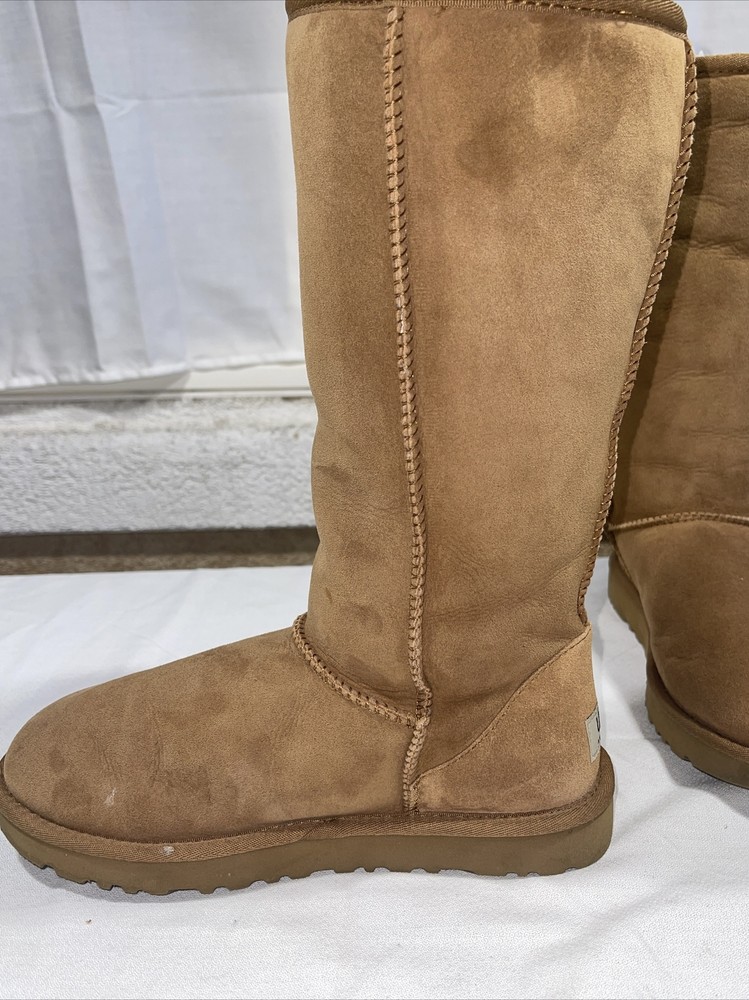 UGG BOOTS WOMEN CLASSIC MID LARGE US SIZE 7