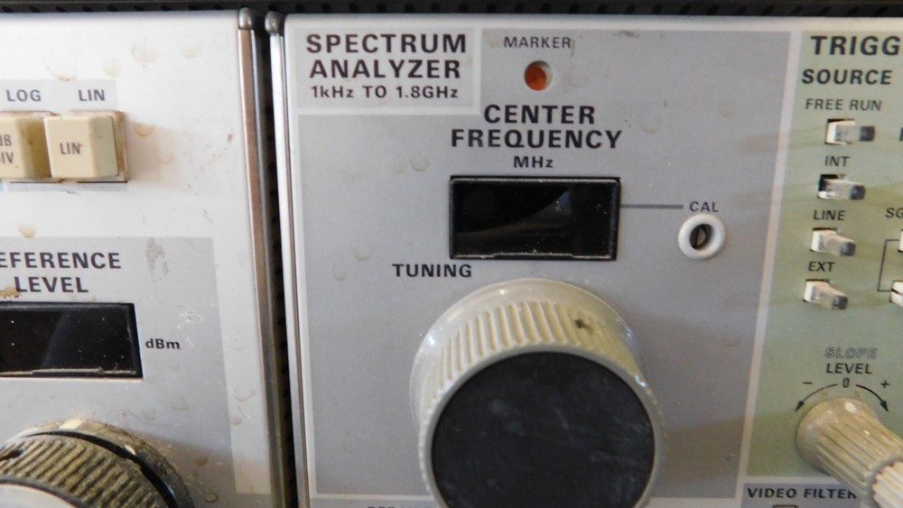 Tektronix Oscilloscope mod 7623A with spectrum analyzer plug in modules works