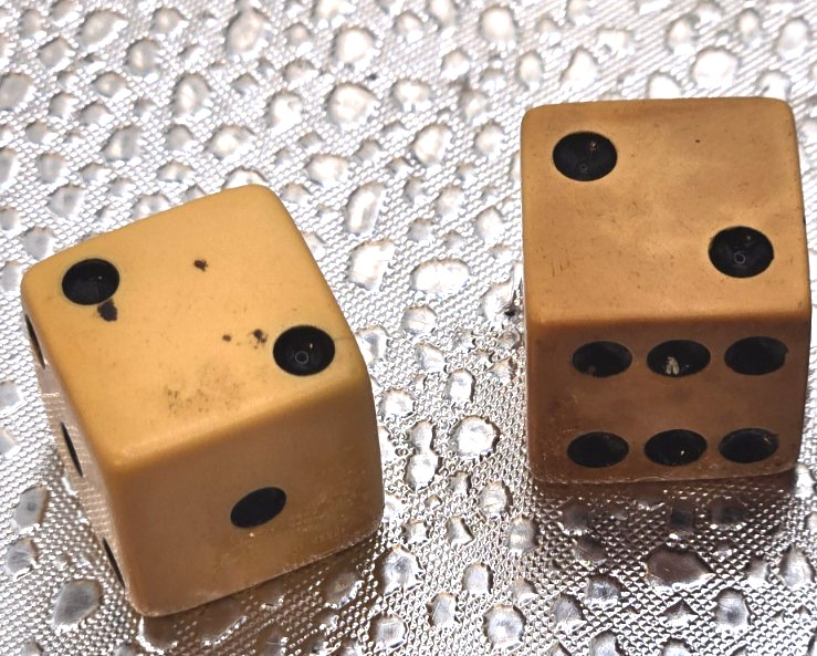 Old Butterscotch Bakelite 5/8" dice -5 Dice