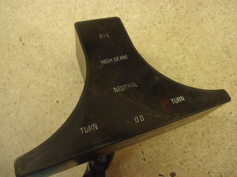 1982-1985 HONDA NIGHTHAWK CB450 DASH INDICATOR PILOT LIGHT TRIM COVER PANEL OEM