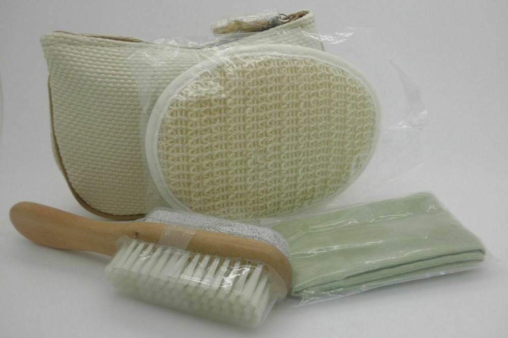 Avon liiv Botanicals Bamboo Shower Set