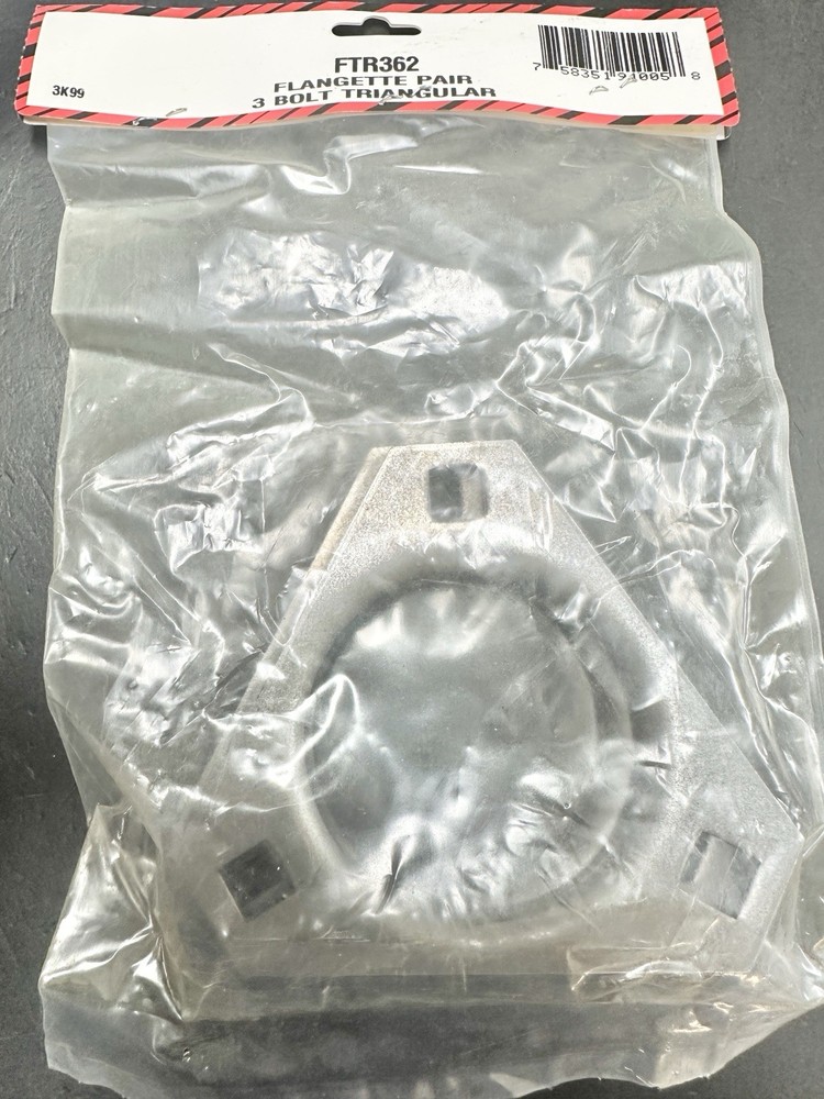 FTR362  3 Bolt Triangular Bearing Flangette Pair 62mm