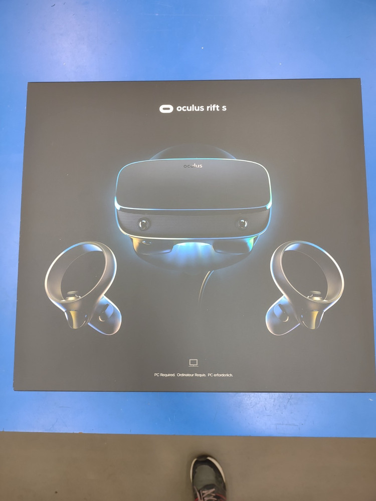 Oculus Rift S VR Headset with Controllers